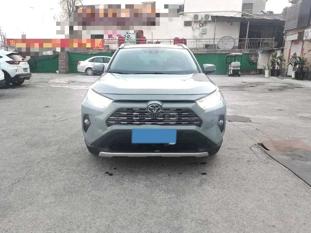 Toyota RAV 4 - фото 3