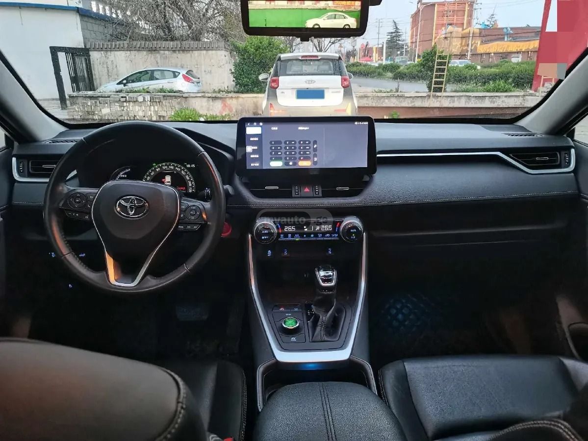 Toyota RAV 4 - фото 6