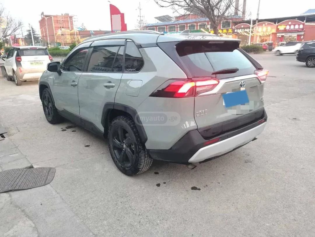 Toyota RAV 4 - фото 7
