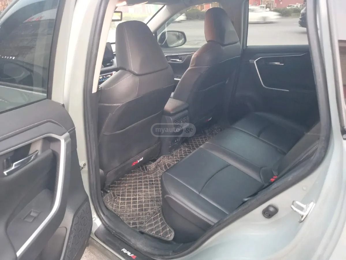 Toyota RAV 4 - фото 9