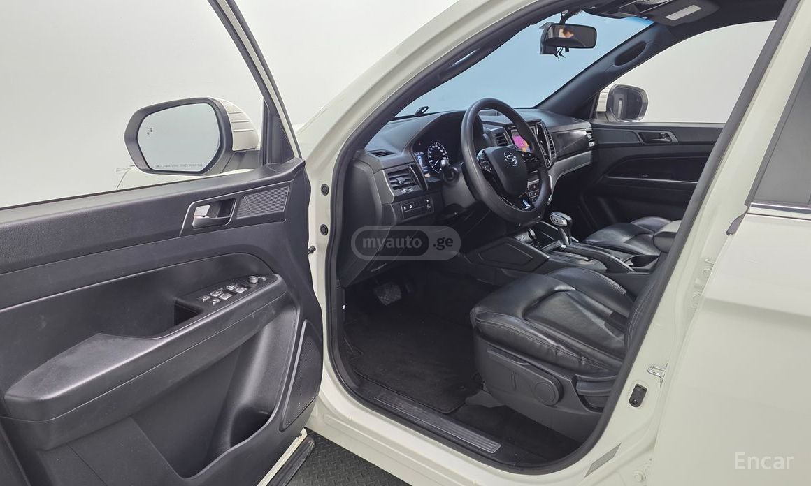 Ssangyong Rexton - фото 9