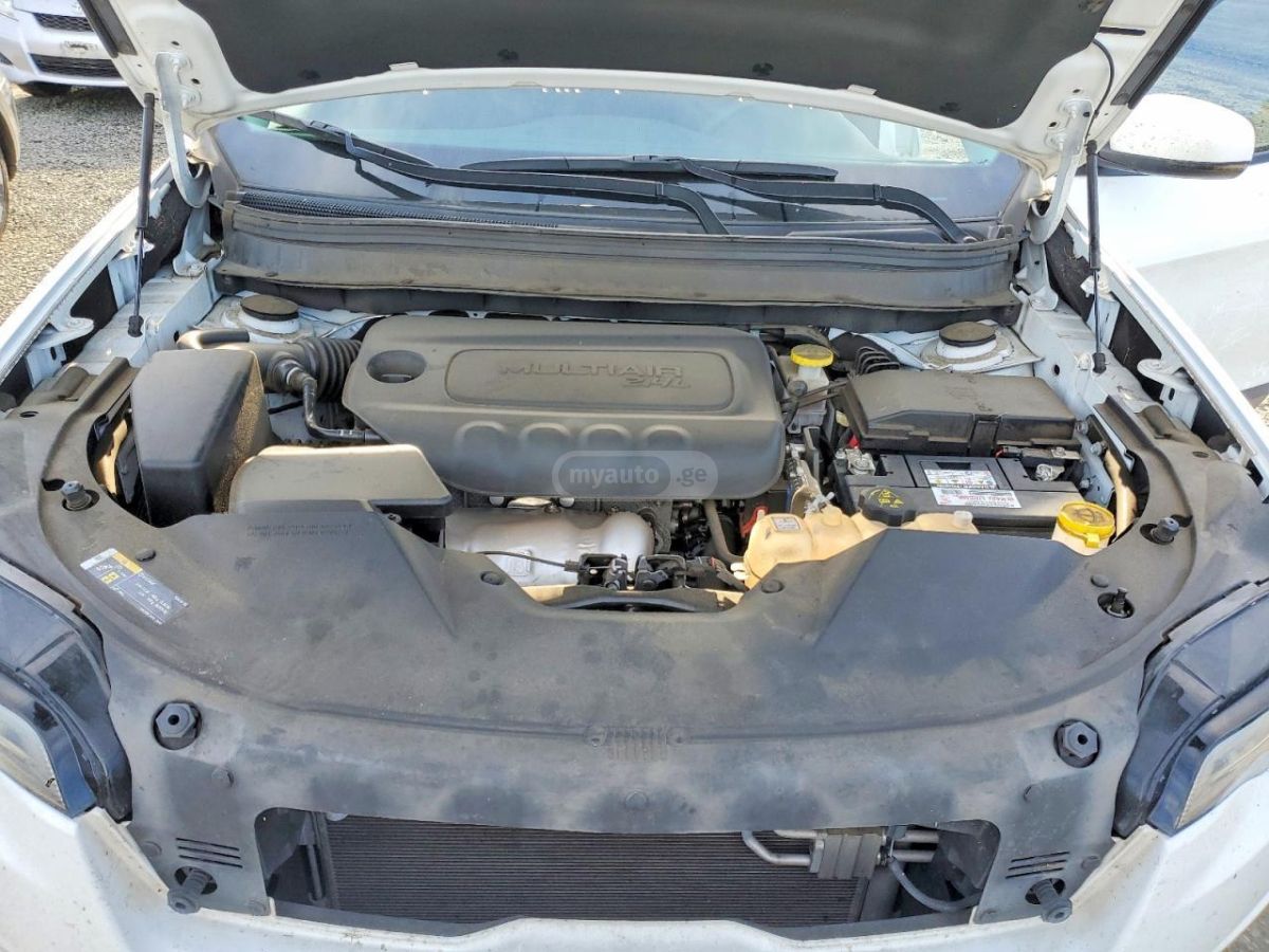 Jeep Cherokee - фото 12