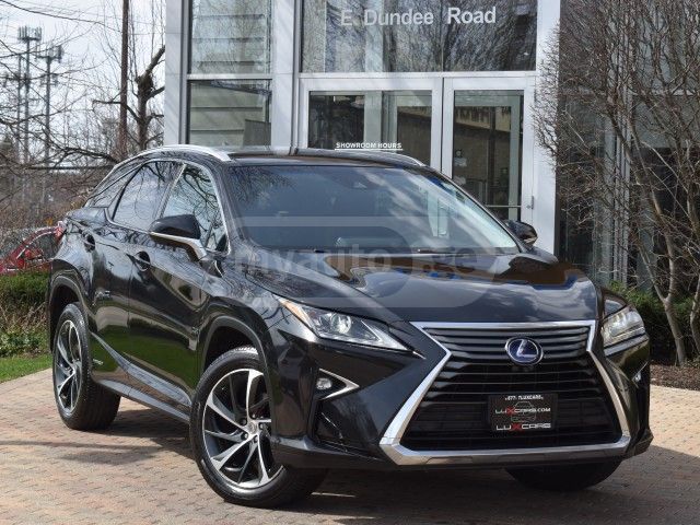 Басқа әлемдегі порно видео Қыз көкірекшесін, сосын трусисын баяу шешеді онлайн видео