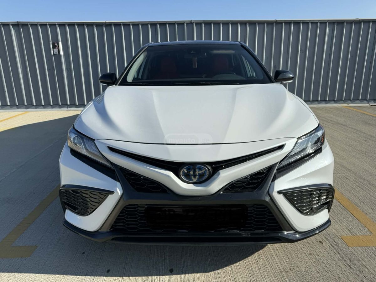 Toyota XSE 4dr Front-Wheel Drive Seda — миниатюра 1