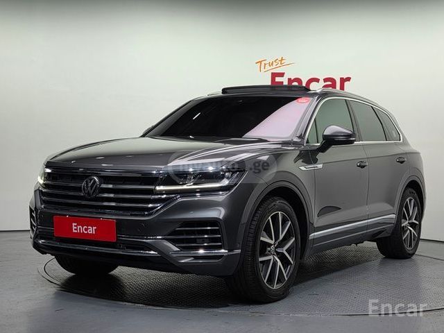 Volkswagen Touareg - фото 1