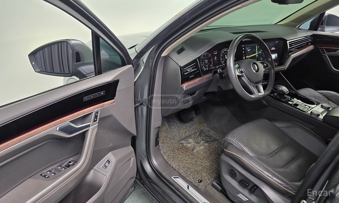 Volkswagen Touareg - фото 13