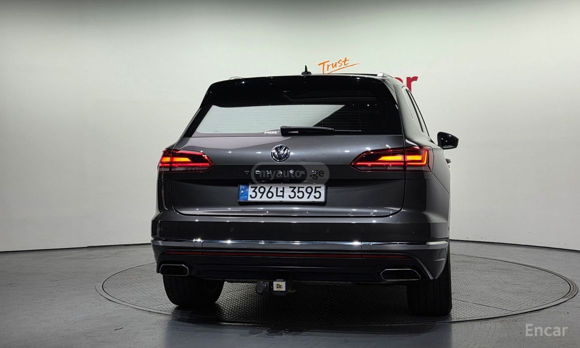 Volkswagen Touareg - фото 4