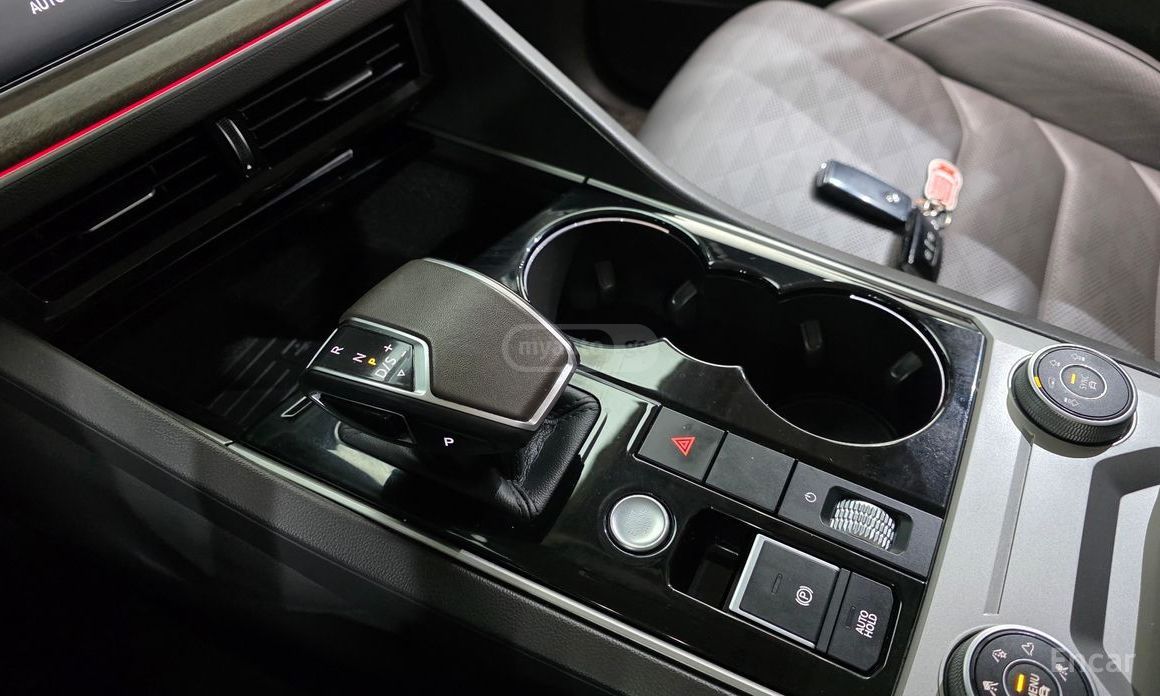 Volkswagen Touareg - фото 9