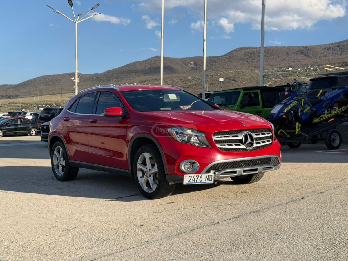 Mercedes-Benz GLA 250 - фото 1