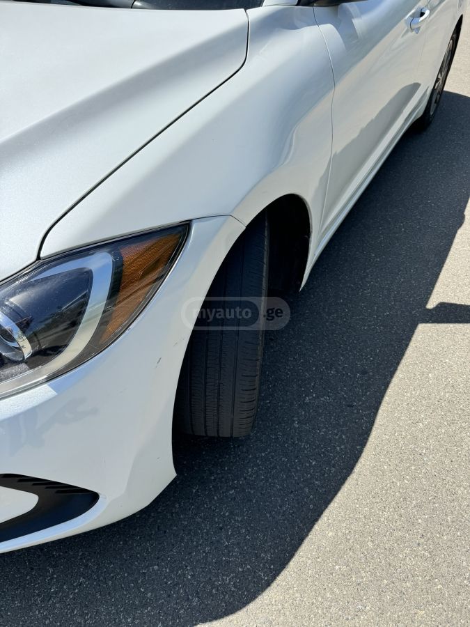 Hyundai Elantra - фото 10