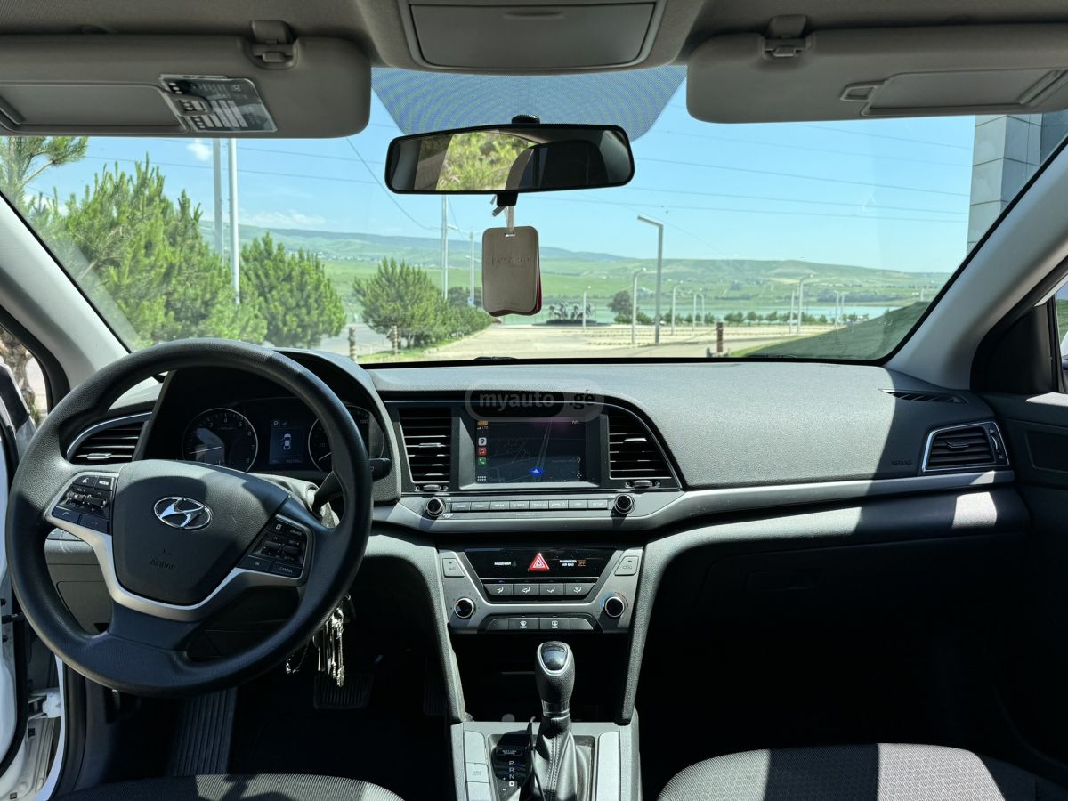 Hyundai Elantra - фото 12
