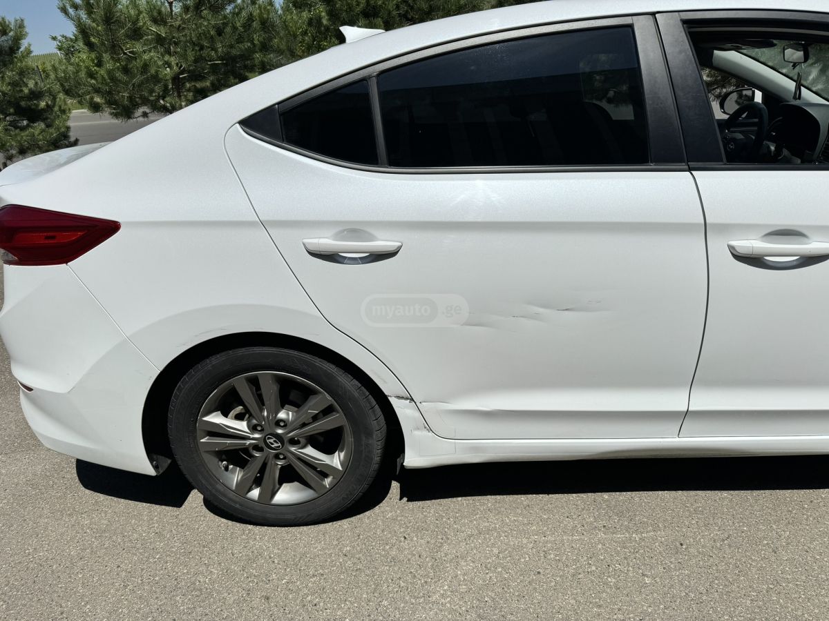 Hyundai Elantra - фото 5