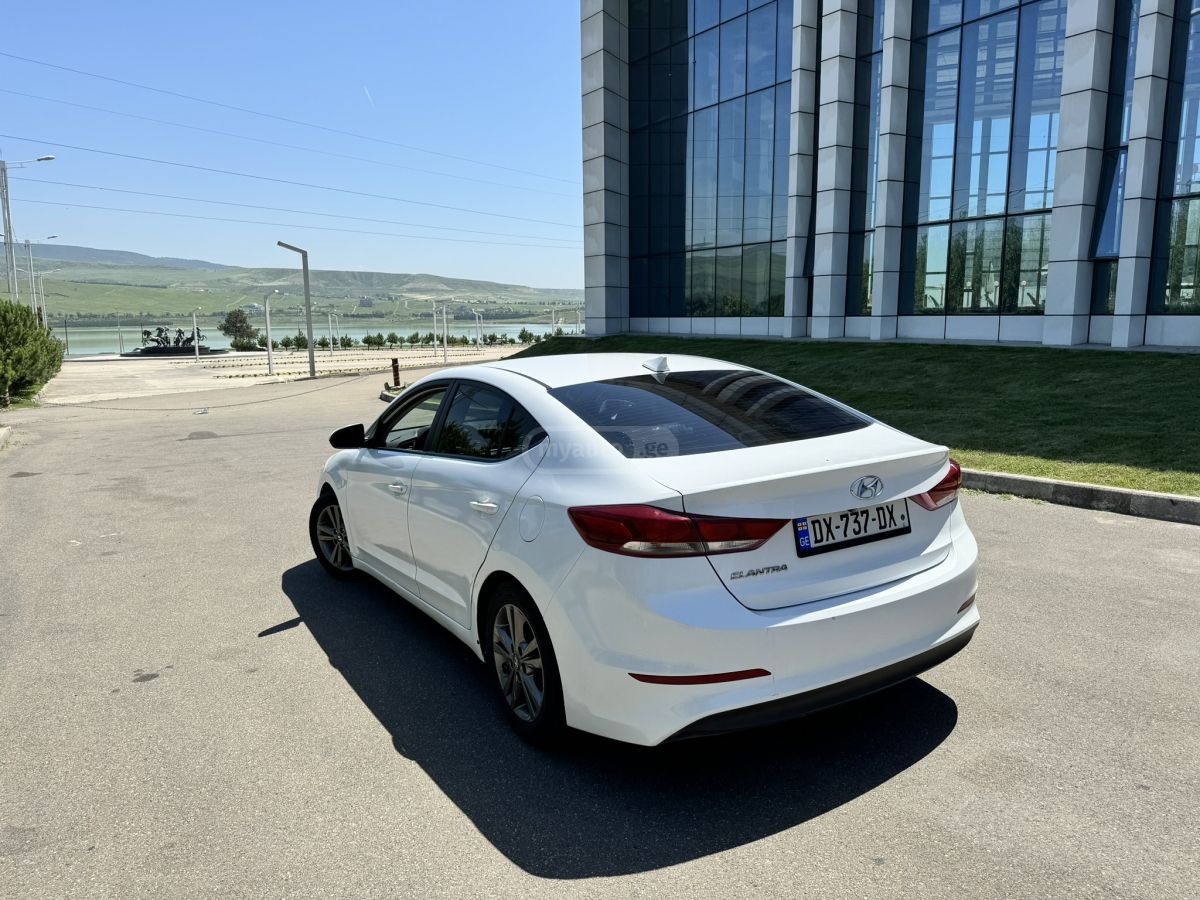 Hyundai Elantra - фото 9