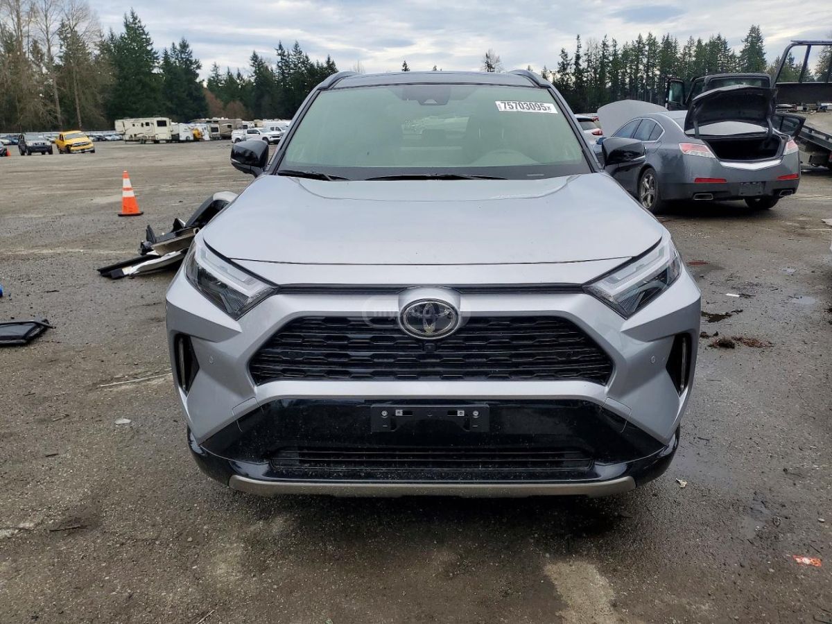 Toyota RAV 4 - фото 3