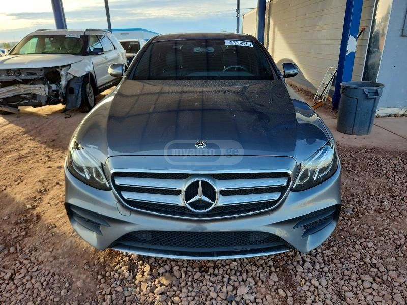 Mercedes-Benz E 300 2020 — миниатюра 1