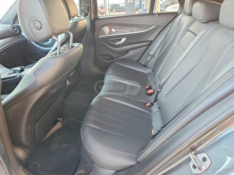 Mercedes-Benz E 300 2020 — миниатюра 7