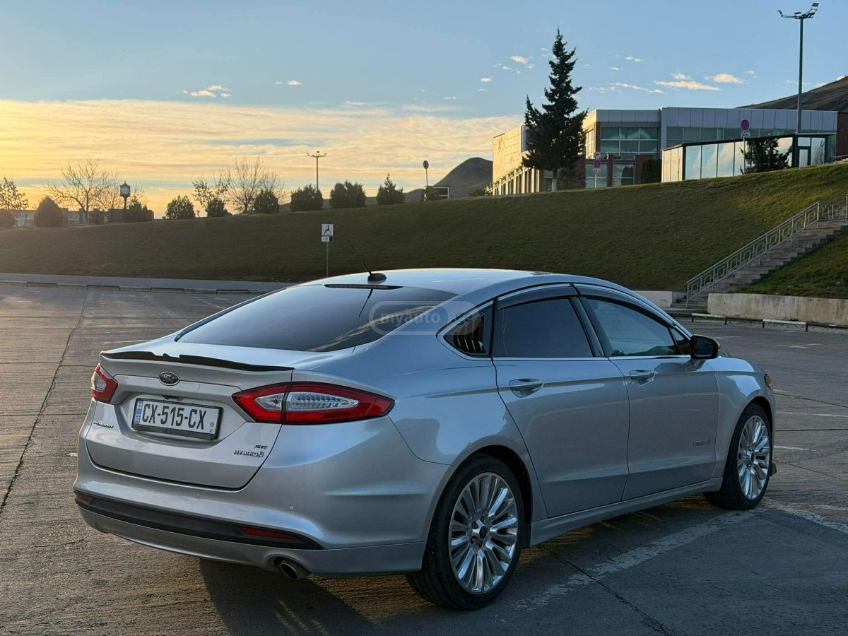 Ford Fusion - фото 3