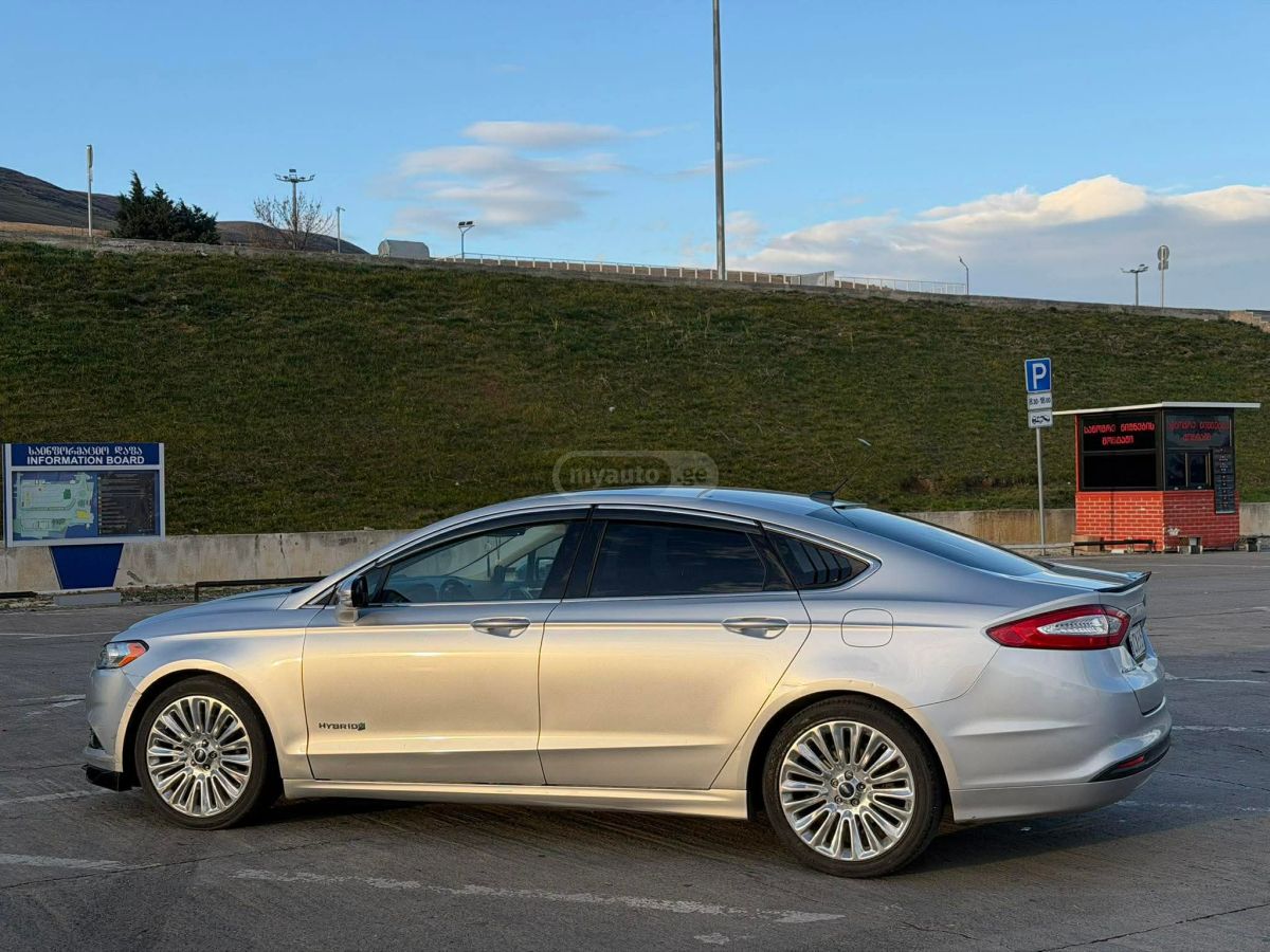 Ford Fusion - фото 4