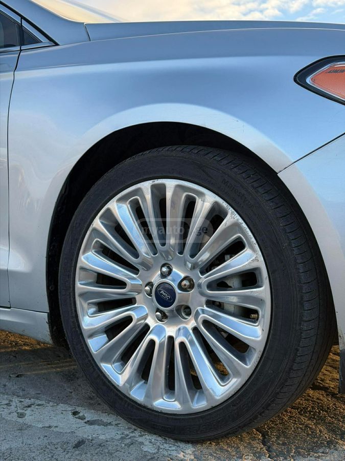 Ford Fusion - фото 7