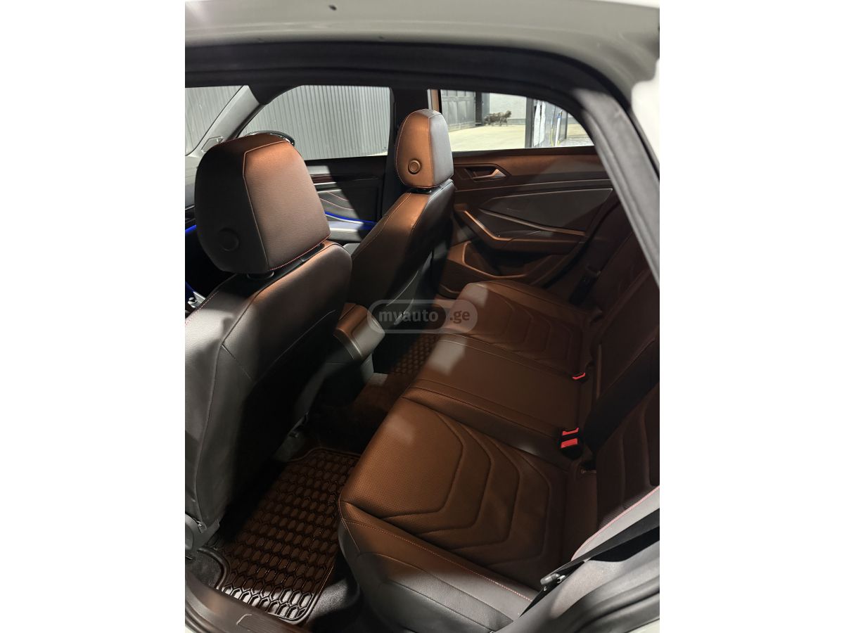 Volkswagen Jetta GLI autobahn 2023 — миниатюра 9