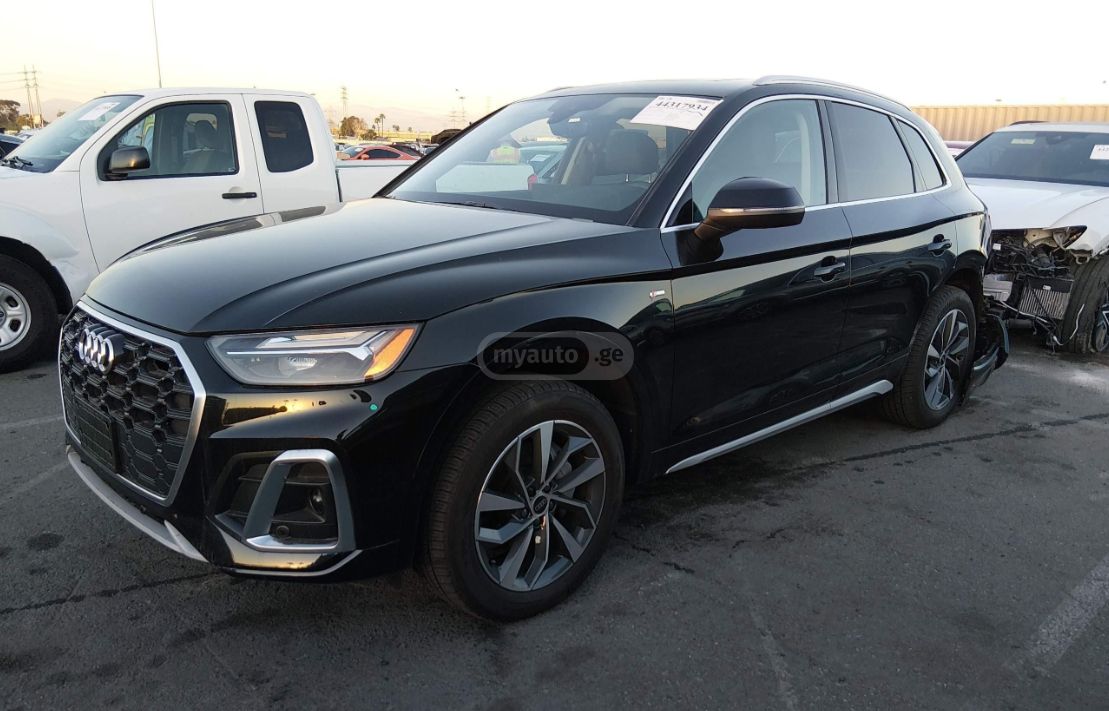 Audi Q5 - фото 1