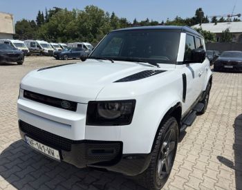 Land Rover Defender 110 