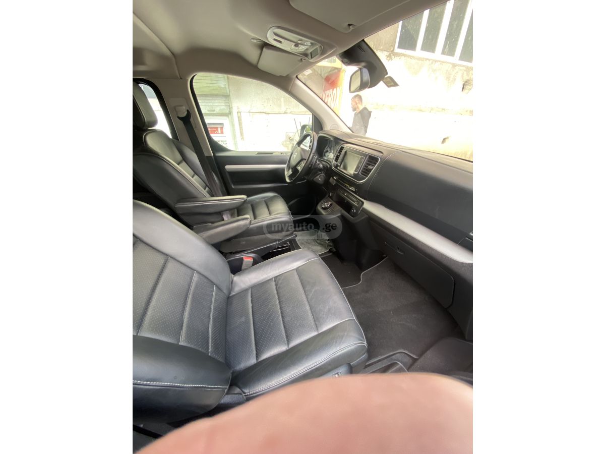 Mercedes-Benz Vito 2023 — миниатюра 5