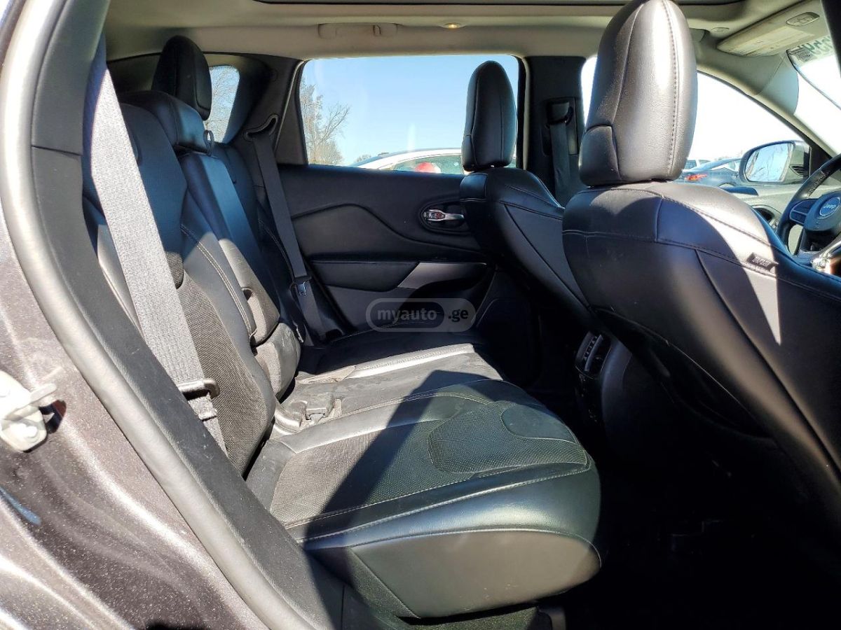 Jeep Cherokee - фото 11