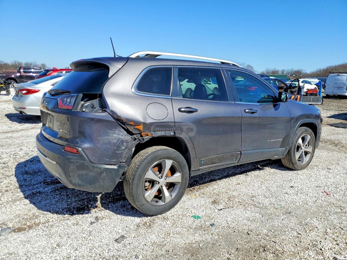 Jeep Cherokee - фото 3