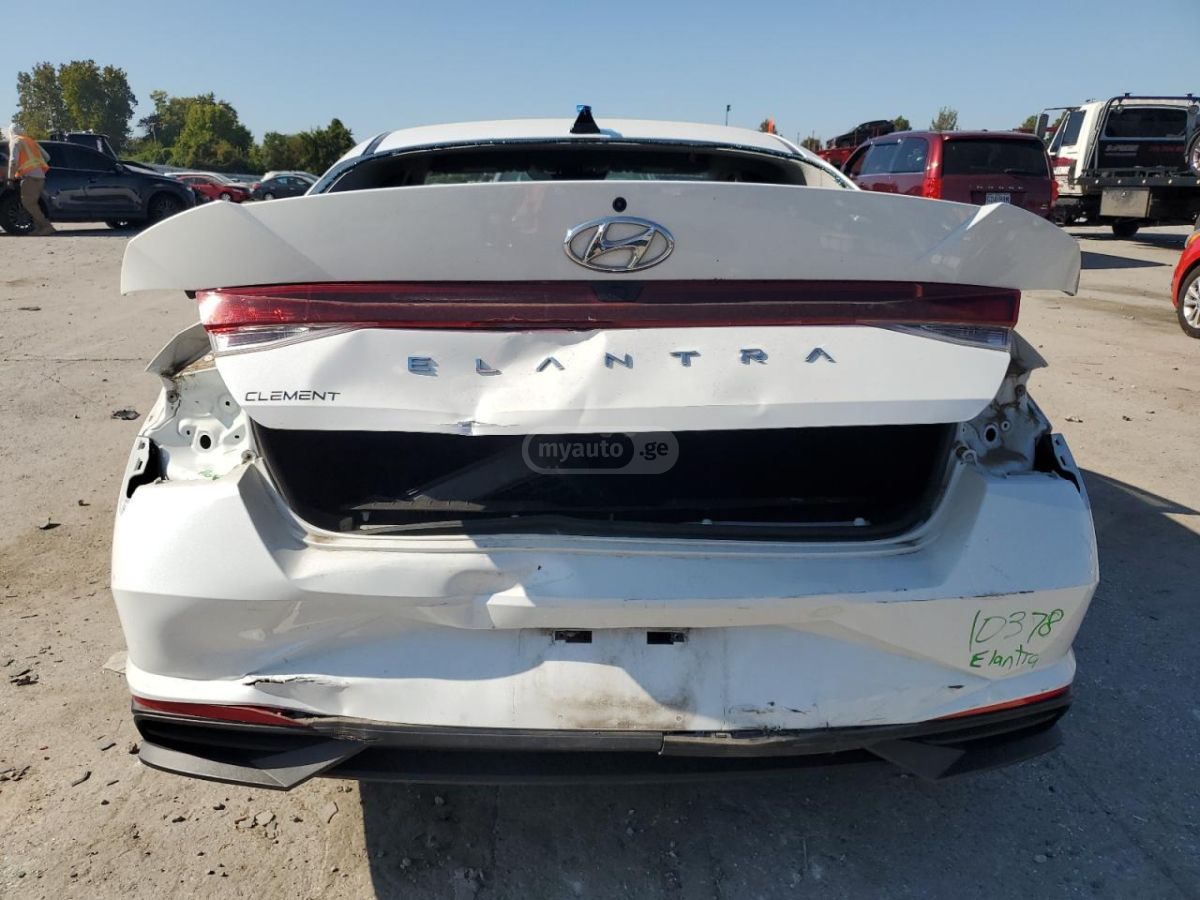 Hyundai Elantra - фото 6