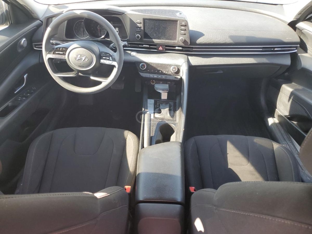 Hyundai Elantra - фото 8