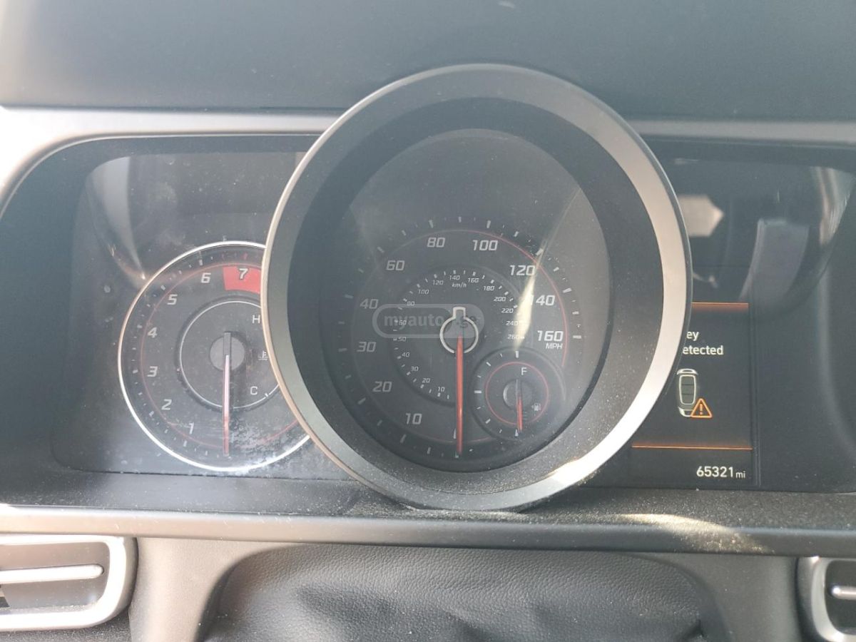 Hyundai Elantra - фото 9