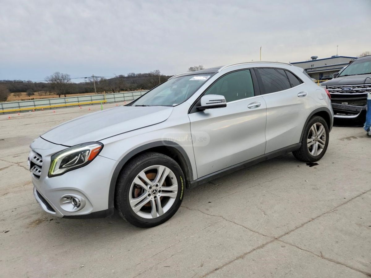 Mercedes-Benz GLA 250 - фото 1