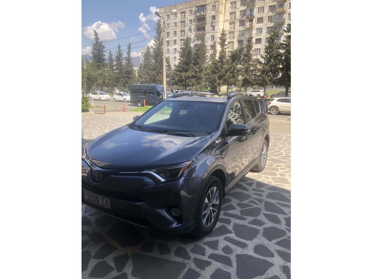 Toyota RAV 4 - фото 1