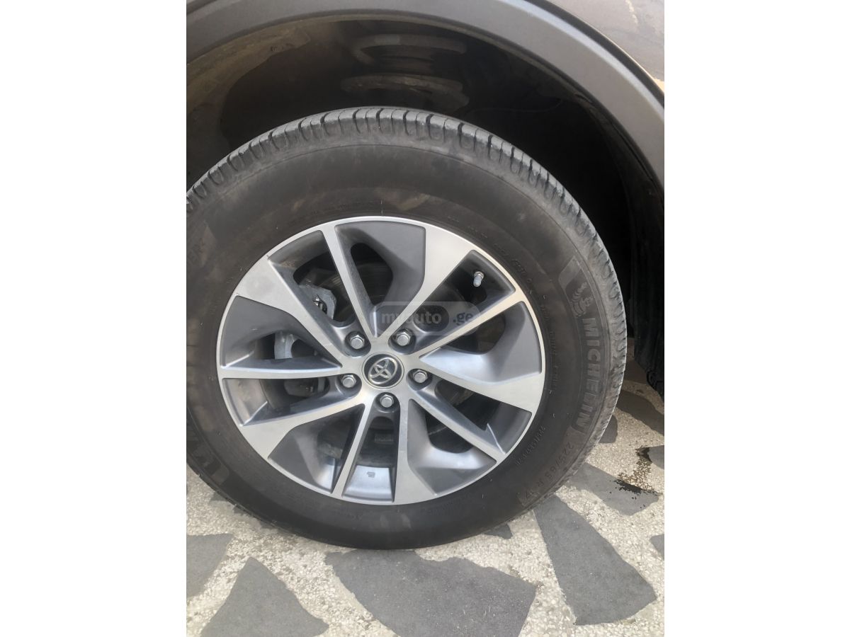 Toyota RAV 4 - фото 12