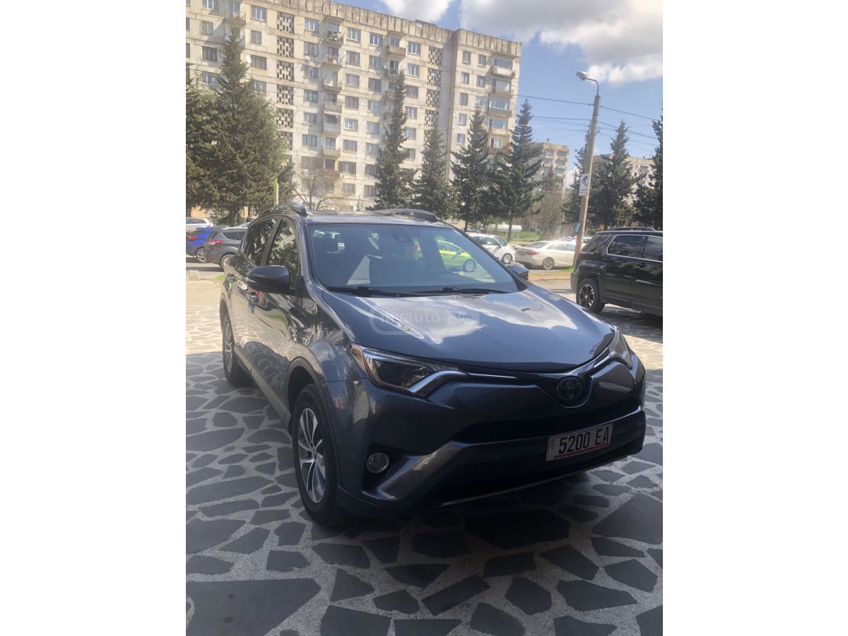 Toyota RAV 4 - фото 2