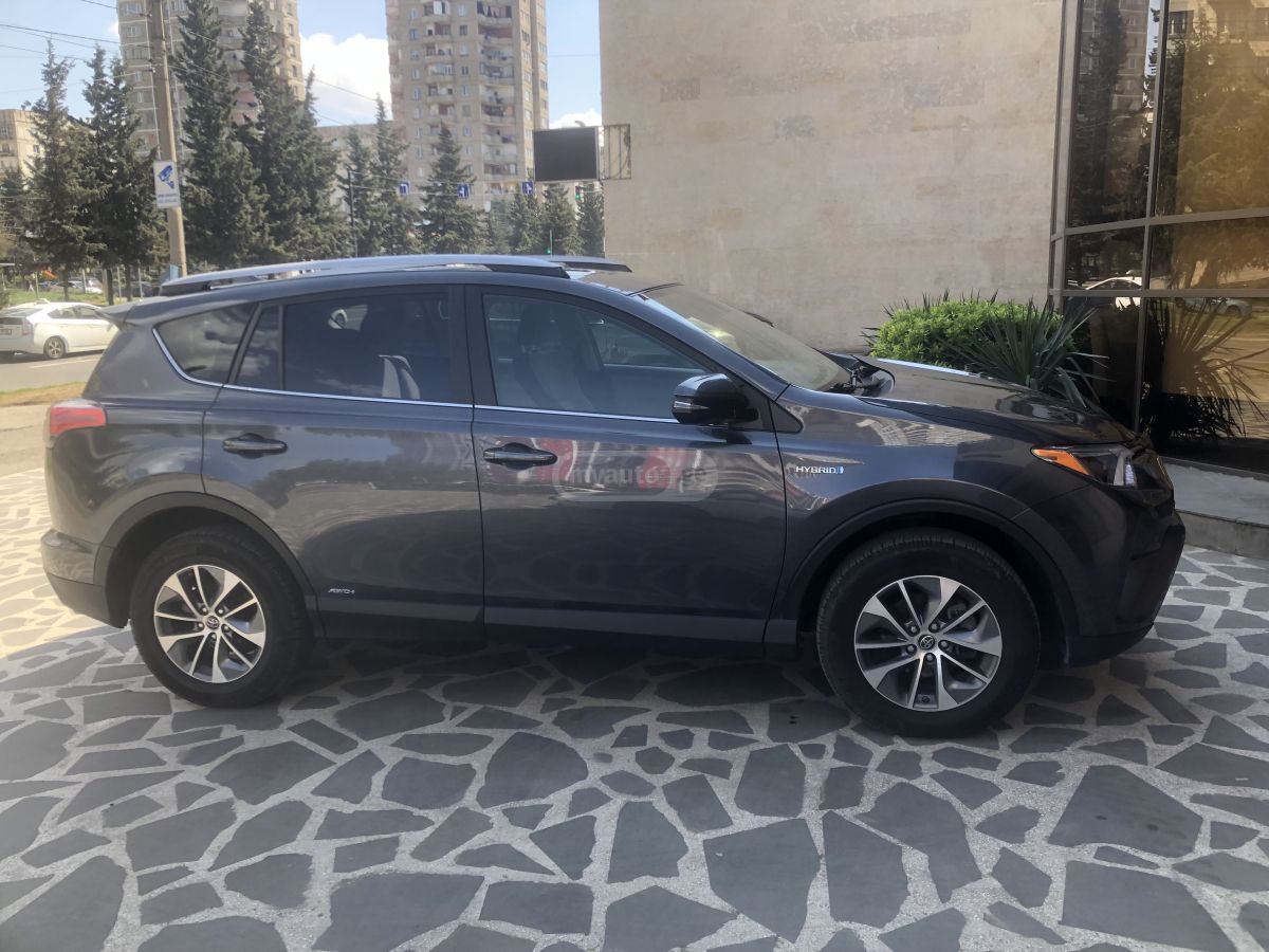 Toyota RAV 4 - фото 3