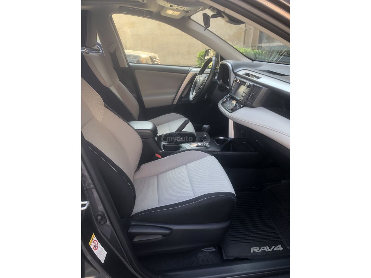 Toyota RAV 4 - фото 5