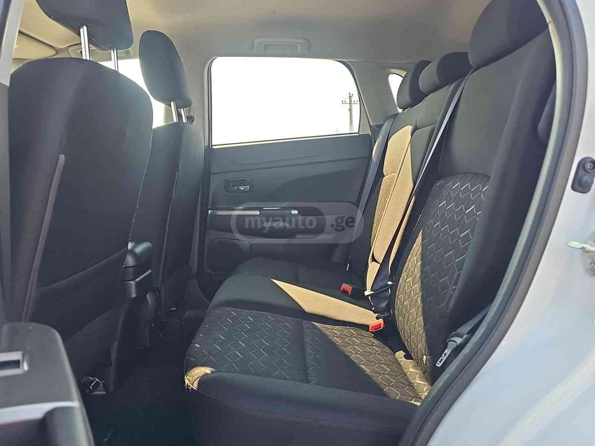 Mitsubishi Mitsubishi Outlander — миниатюра 7