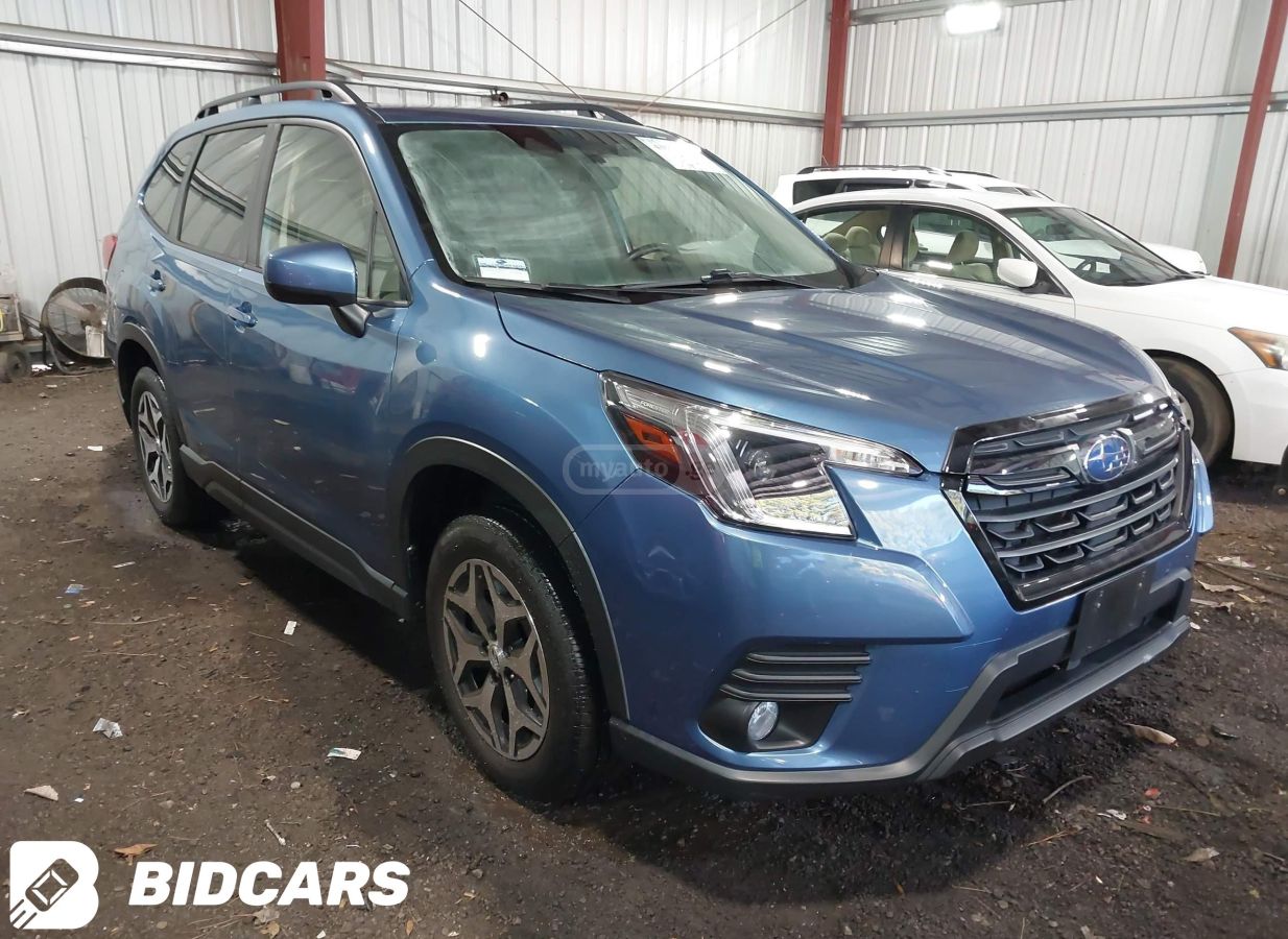 Subaru Premium 4dr All-Wheel Drive CV — миниатюра 1