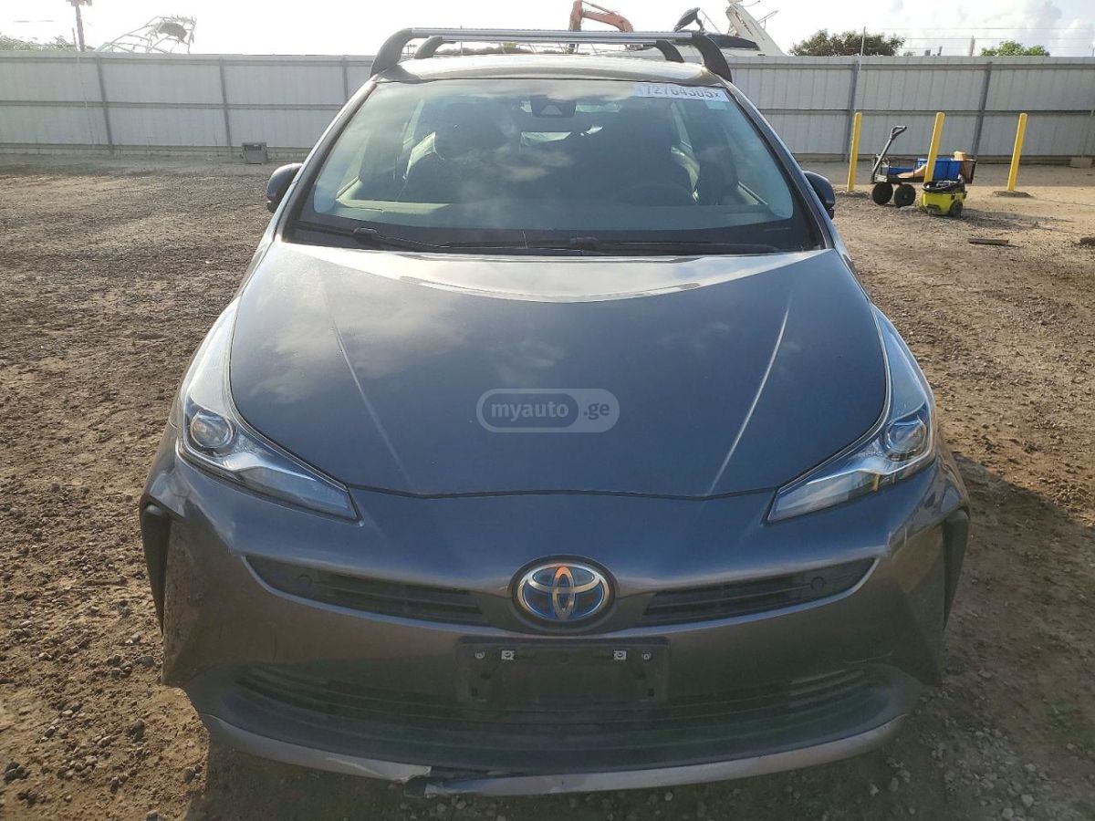 Toyota Prius - фото 1