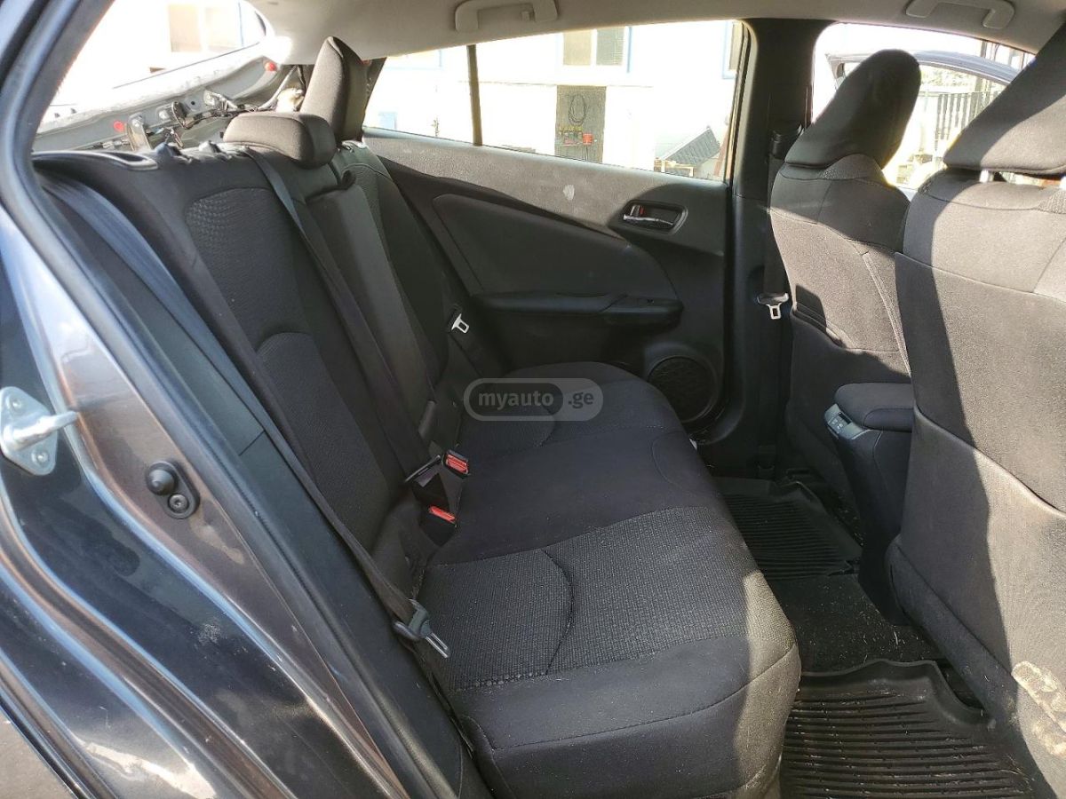 Toyota Prius - фото 4