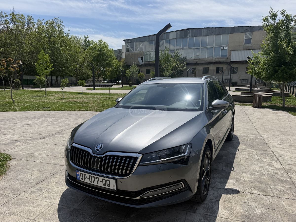 Skoda Superb - фото 1