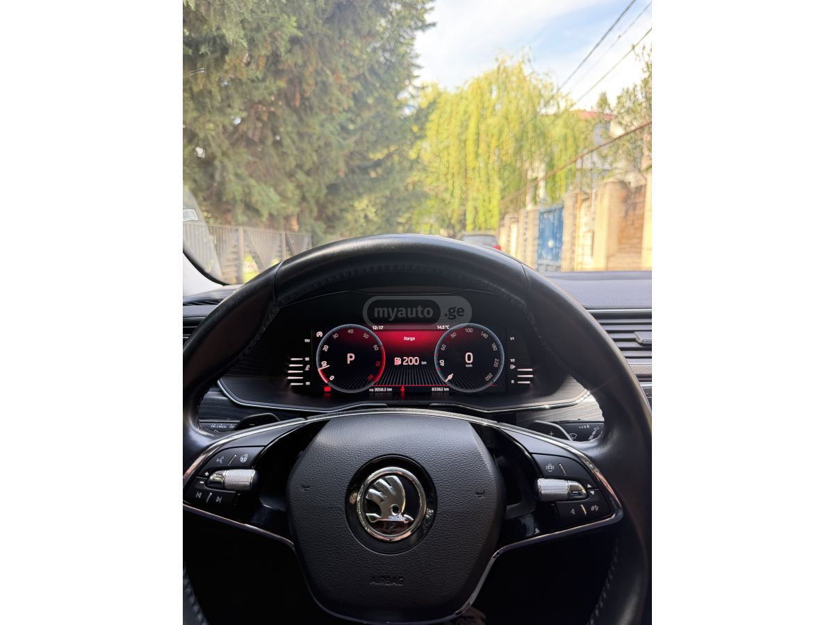 Skoda Superb - фото 12