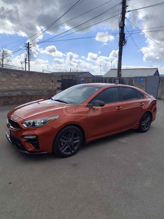 Kia Forte - фото 1