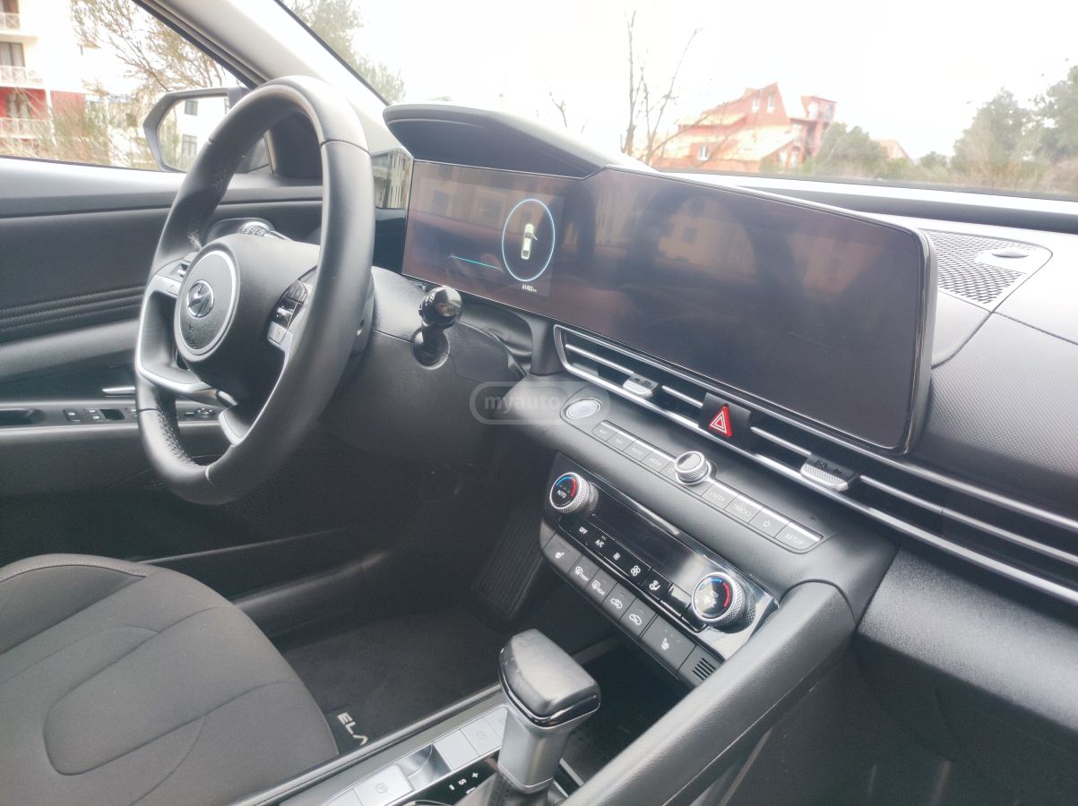 Hyundai SEL 4dr Sedan CVT — миниатюра 9