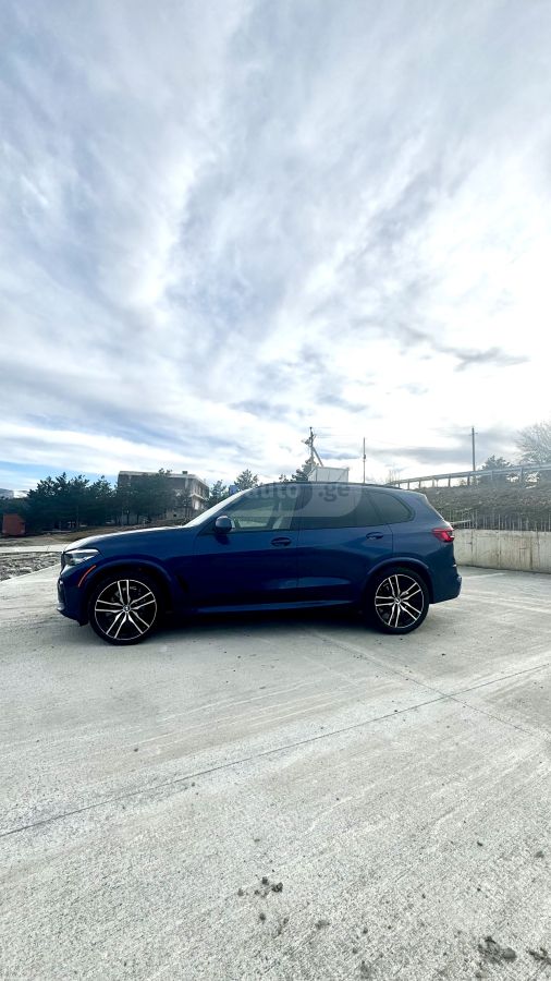 BMW X5 - фото 1