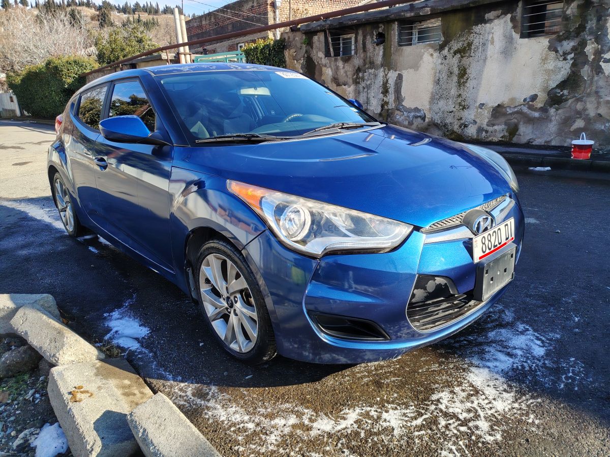 Hyundai Veloster - фото 1