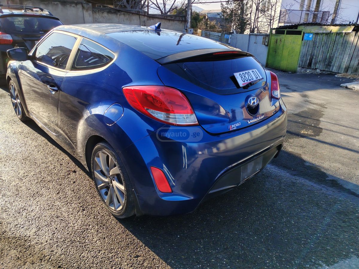 Hyundai Veloster - фото 11