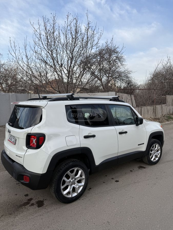 Jeep Renegade - фото 5